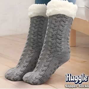Huggle Sherpa-Lined Cable Knit Slipper Socks - Dark Green And White
